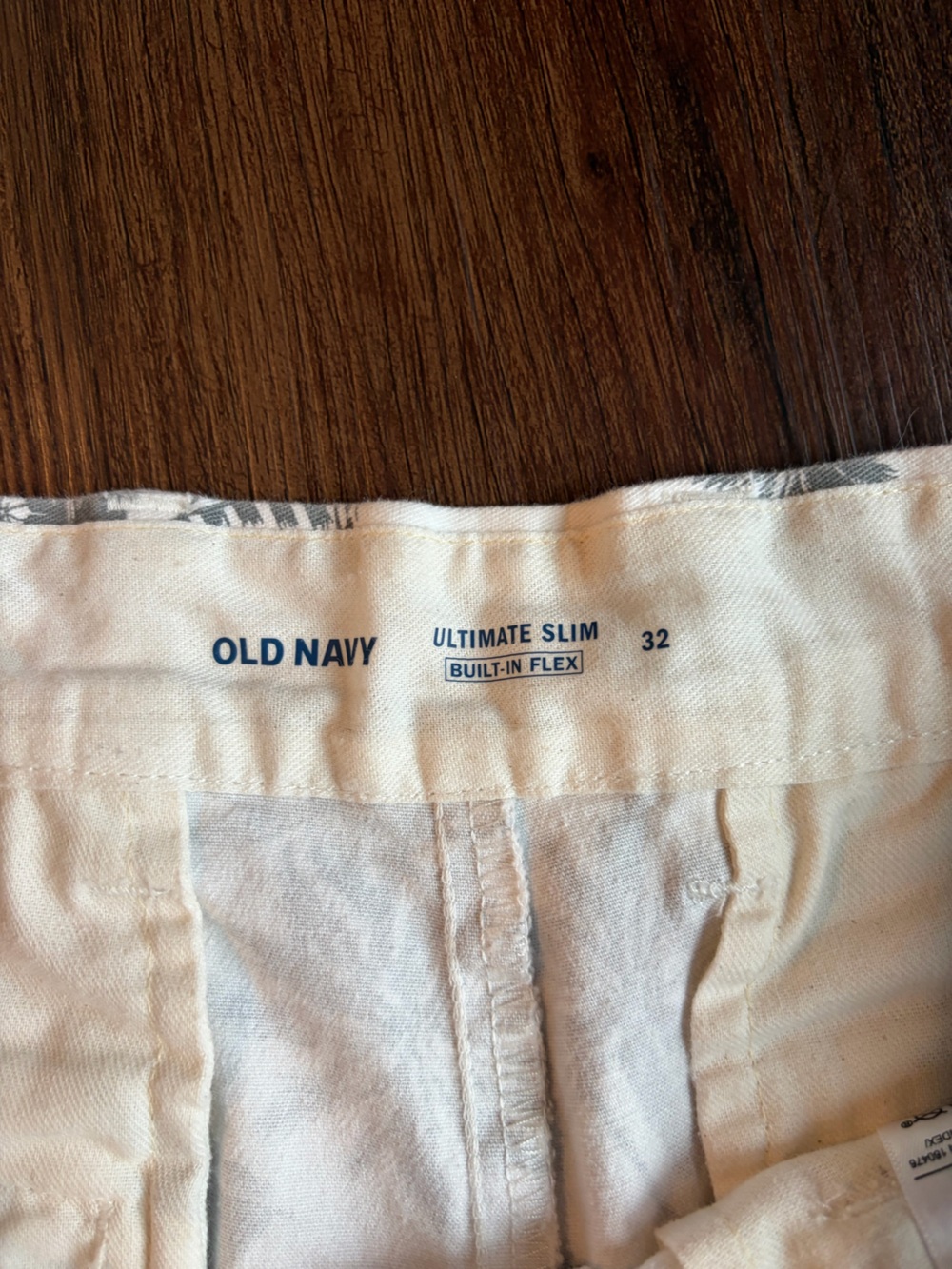 Tropical Palm Print khaki Shorts in Off-White and Gray - Picture 3 of 3